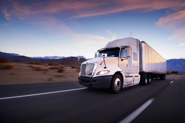 Highest Paying Trucking Companies 2026: Salary, Benefits & Hiring Requirements